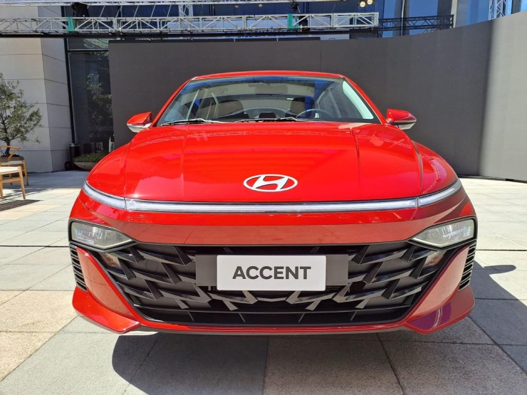 Cận cảnh 2024 Hyundai Accent mới tinh, giá từ 439 triệu đồng - 3