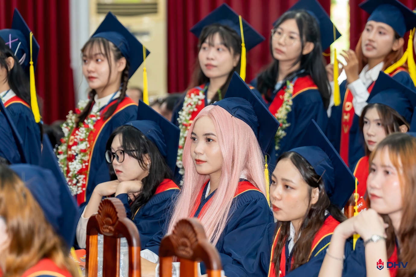 Tràn đầy cảm xúc tại Lễ Tốt nghiệp Trường Đại học Hùng Vương TP.HCM - 3