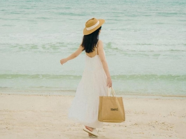 Dừng chân bên Quan Lạn, cô nàng bất ngờ trước cảnh vật ở ‘đảo ngọc’