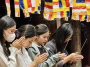 Giáo dục - du học - Sĩ tử Hà Nội lên chùa Đậu cầu may trước kỳ thi vào lớp 10