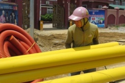 Tin tức trong ngày - Người dân vật vã mưu sinh dưới cái nóng như đổ lửa