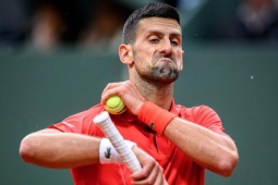 Thể thao - Djokovic thắng trận đấu muộn nhất lịch sử Roland Garros, san bằng kỷ lục Federer