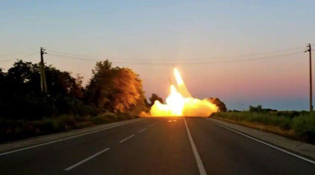 Ukraine được phương Tây nới lỏng quy định sử dụng vũ khí để tấn công sang đất Nga ở mức độ hạn chế. (Ảnh: Reuters)