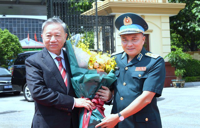 Chủ tịch nước Tô Lâm kiểm tra bộ đội phòng không - không quân - 1