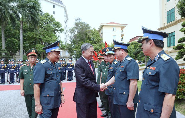 Chuyến thăm, kiểm tra của Chủ tịch nước Tô Lâm tại Quân chủng Phòng không - Không quân