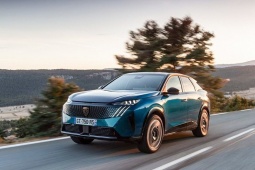 Peugeot 3008 phiên bản nâng cấp lộ diện, có thêm động cơ lai Hybrid