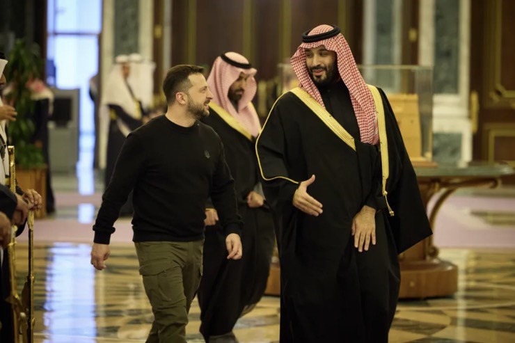 Thái tử Ả Rập Saudi Mohammed bin Salman gặp ông Zelensky vào ngày 27/2/2024.