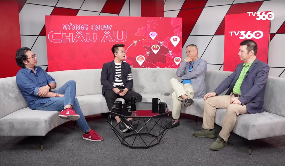 "Vòng Quay Châu Âu" là sự lộ diện của bộ tứ “hùng tráng” host BLV Anh Quân và 3 bình luận viên bóng đá nổi tiếng BLV Quang Tùng, BLV Quang Huy, BLV Anh Ngọc nổi tiếng trong nước và quốc tế.