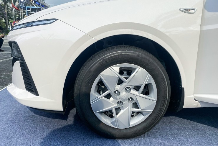 Chi tiết Hyundai Accent mới phiên bản MT, có giá bán 439 triệu đồng - 3