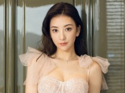 Làm đẹp - Vợ Quách Phú Thành giữ da không nếp nhăn ở tuổi U40