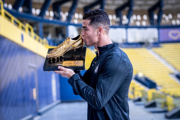 Ronaldo vừa phá kỷ lục "Cầu thủ ghi bàn nhiều nhất trong một mùa giải" tại Saudi Pro League