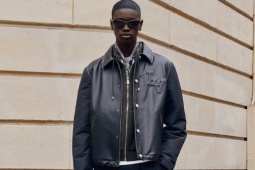 Thời trang - Louis Vuitton của Pharrell Williams lăng xê phong cách đi dạo cùng cún cưng sang trọng