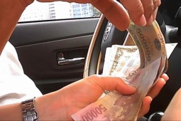 Tin tức trong ngày - "Nạn tài xế taxi tráo tiền ở TP.HCM": Thanh tra Sở GTVT kiểm tra hai HTX 27/7 và 27.7