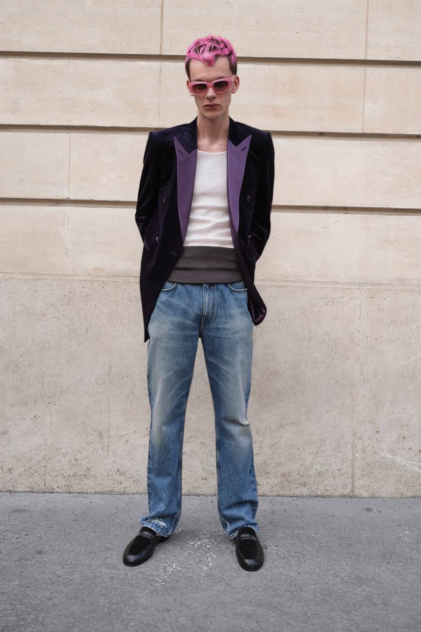 Givenchy Resort 2025 tràn ngập kiểu mặc punk sang trọng - 1