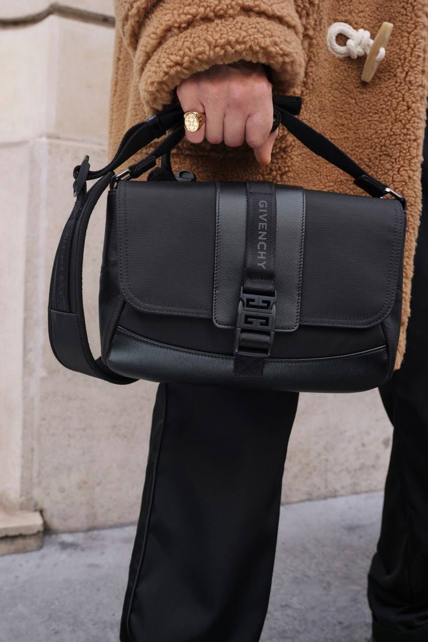 Givenchy Resort 2025 tràn ngập kiểu mặc punk sang trọng - 15