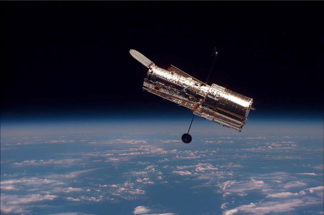 Kính viễn vọng không gian Hubble - Ảnh: NASA