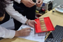 Kinh doanh - Vì sao một số ngân hàng bán vàng miếng SJC vào buổi chiều?