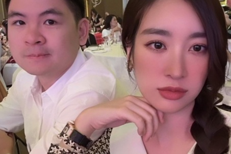 Vợ chủ tịch CLB Hà Nội đeo đồng hồ 7 tỷ đồng, mặc gì cũng xinh, sang