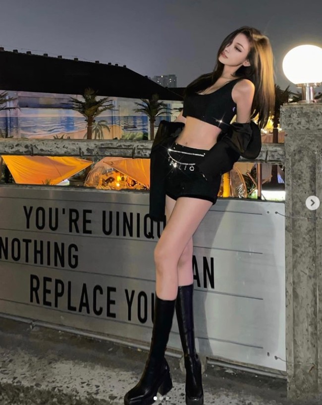 Nhà thiết kế thời trang có body “cháy” hơn người mẫu - 4