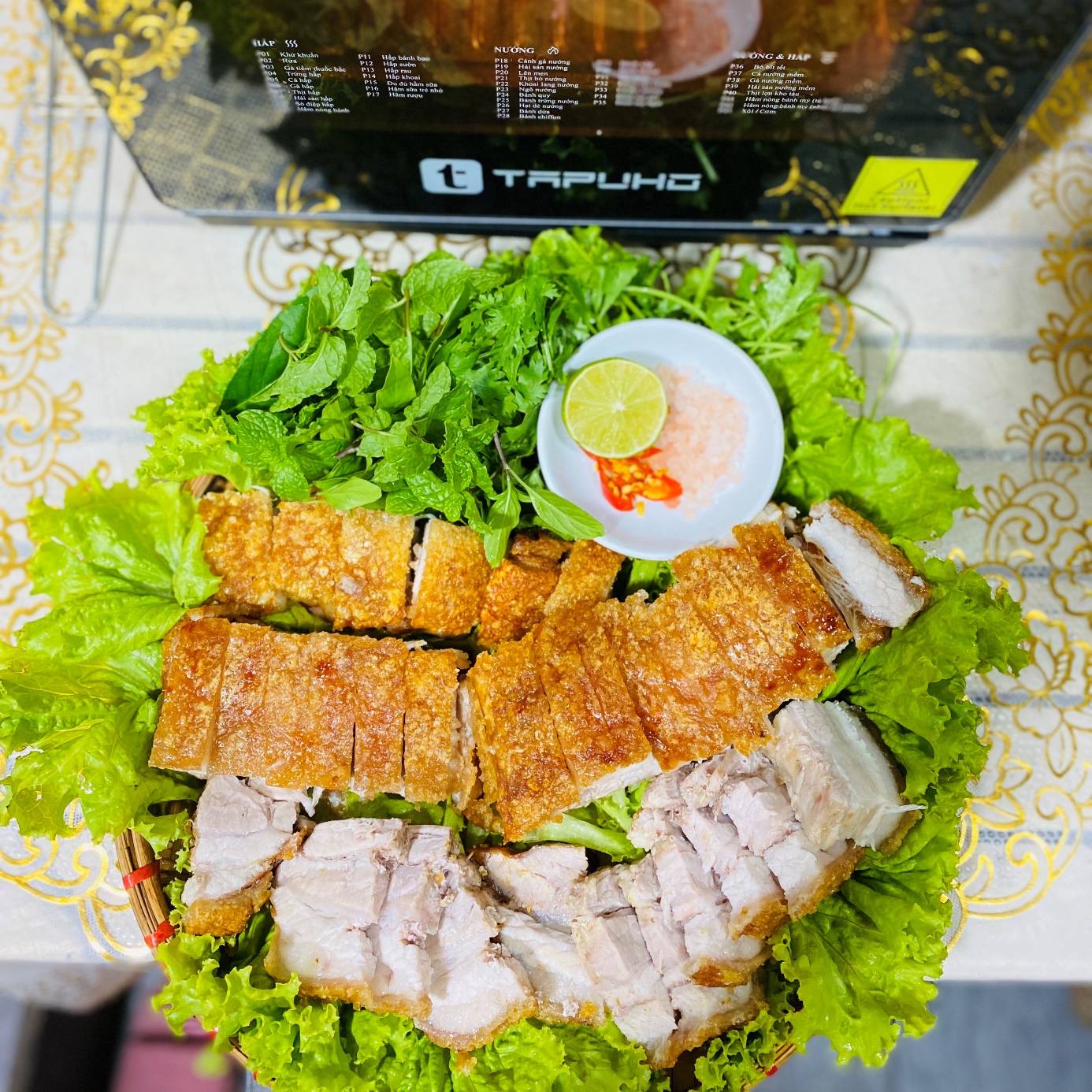 Cách làm heo quay giòn bì với thịt ba chỉ ngon và muối - 6