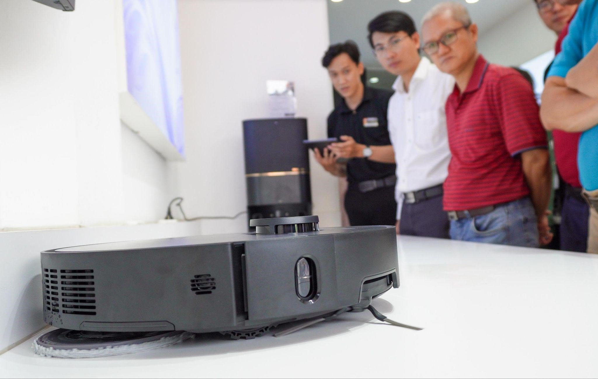 Hệ thống cánh tay robot kép trên robot với khả năng tự động mở rộng