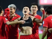 Bạn trẻ - Cuộc sống - "Người hùng" sút tung lưới Philippines: Từng suýt bị đuổi khỏi trung tâm, xây nhà báo hiếu năm 26 tuổi