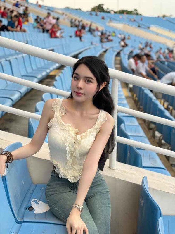 "Check VAR" nhan sắc đời thường hot gymer Nam Định từng lên báo Trung - 5