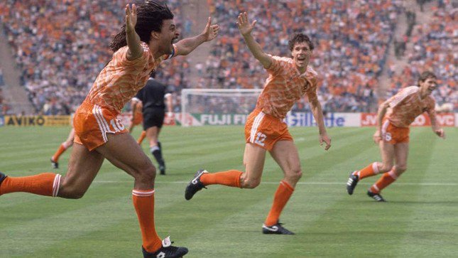 EURO 1988, lần đầu tiên và duy nhất của Hà Lan - 1