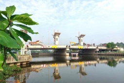 Tin tức trong ngày - Cận cảnh công trình ngăn triều, chống ngập hiện đại nhất Bình Dương