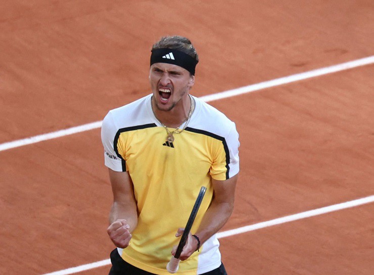 Zverev ngược dòng vào chung kết Roland Garros