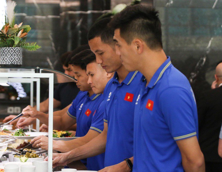 Các tuyển được bố trí ăn ở
tại Grand Millennium Al Seef Basra, khách sạn sang trọng bậc
nhất thành phố Basra (Iraq)