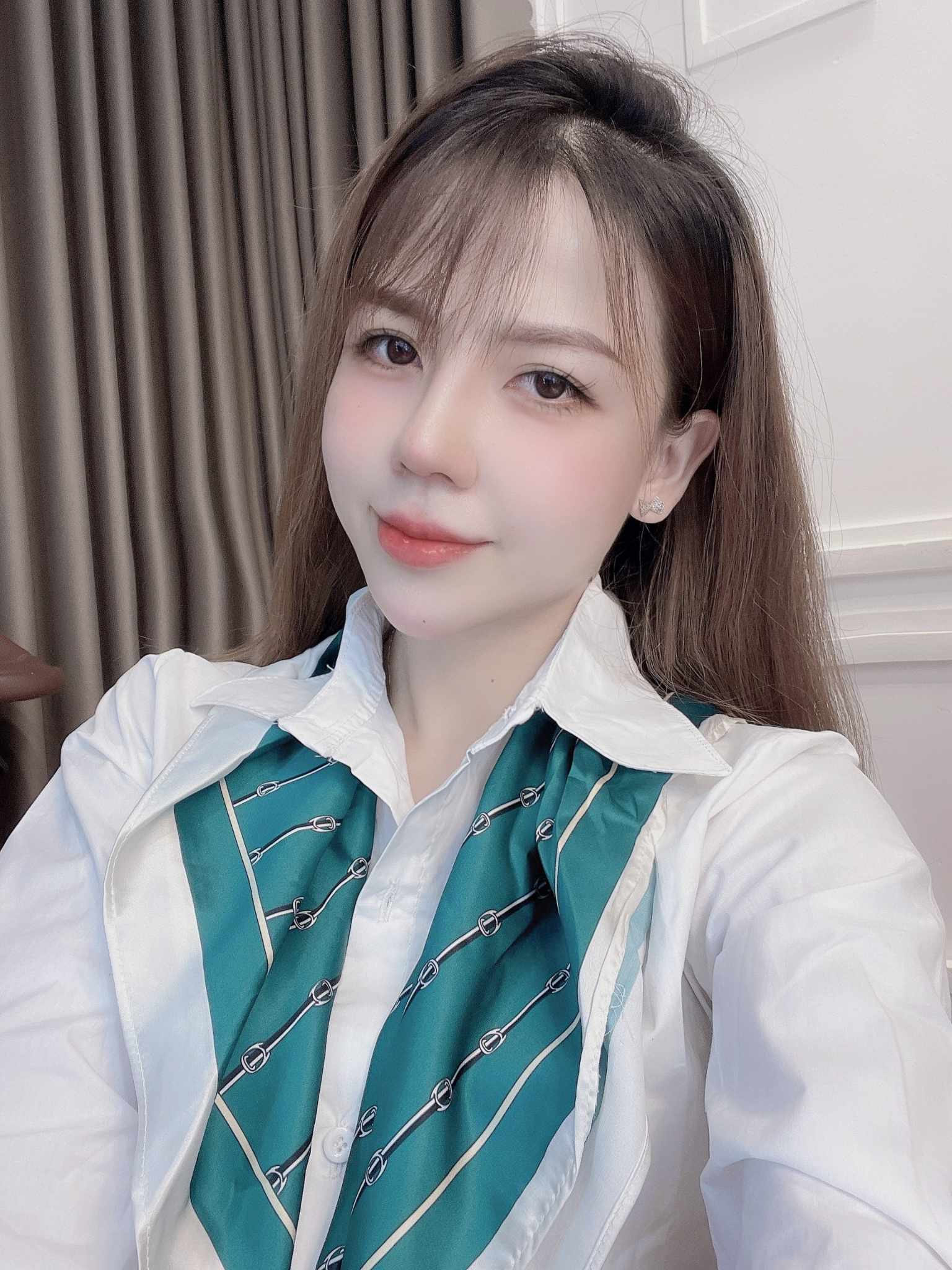 Huỳnh Trinh - Cô nàng 9x sở hữu thương hiệu thời trang Sam's House - 1