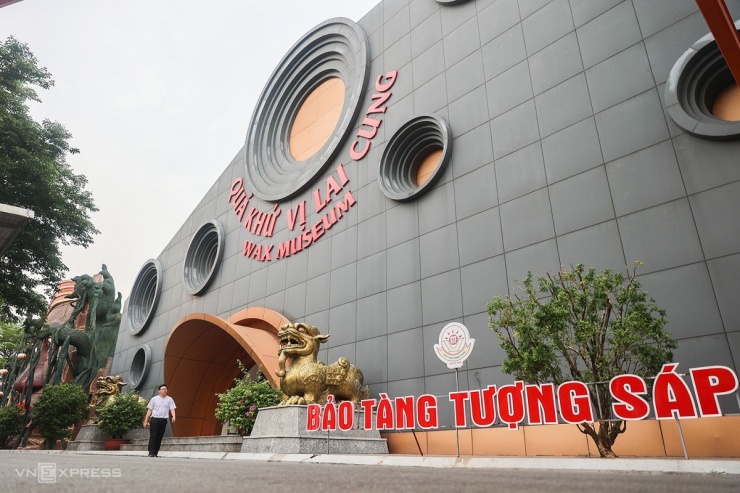 Bên trong khu trưng bày hơn 100 tượng sáp nghệ sĩ Việt - 13