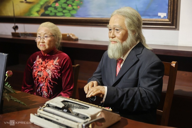 Bên trong khu trưng bày hơn 100 tượng sáp nghệ sĩ Việt - 11