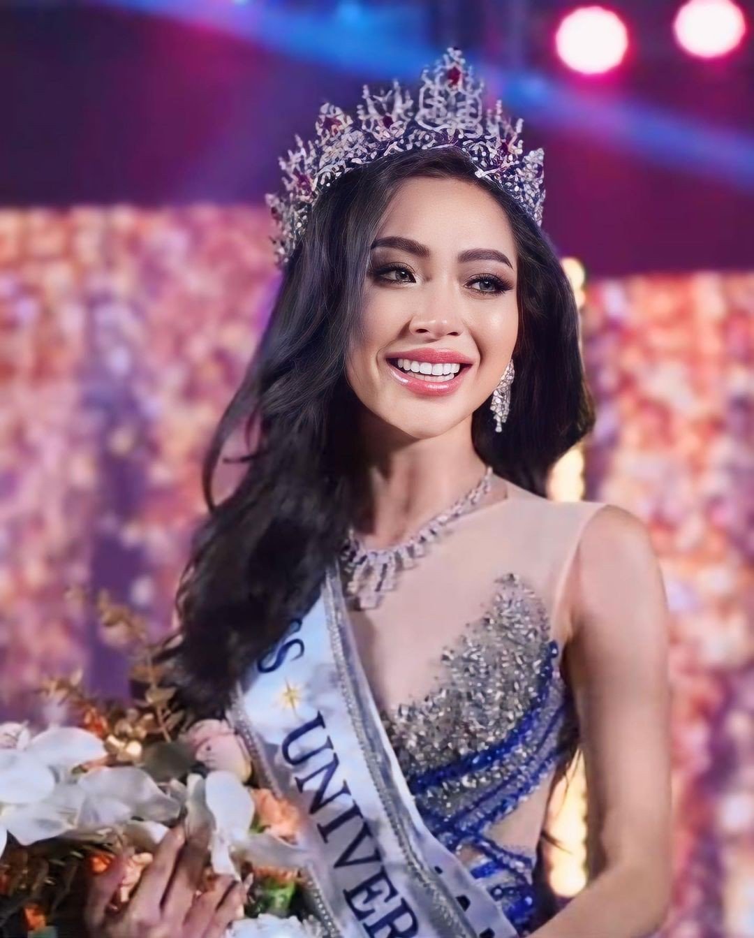 Hoa hậu Hoàn vũ Lào 2024 chỉ cao 1,65 m - 1