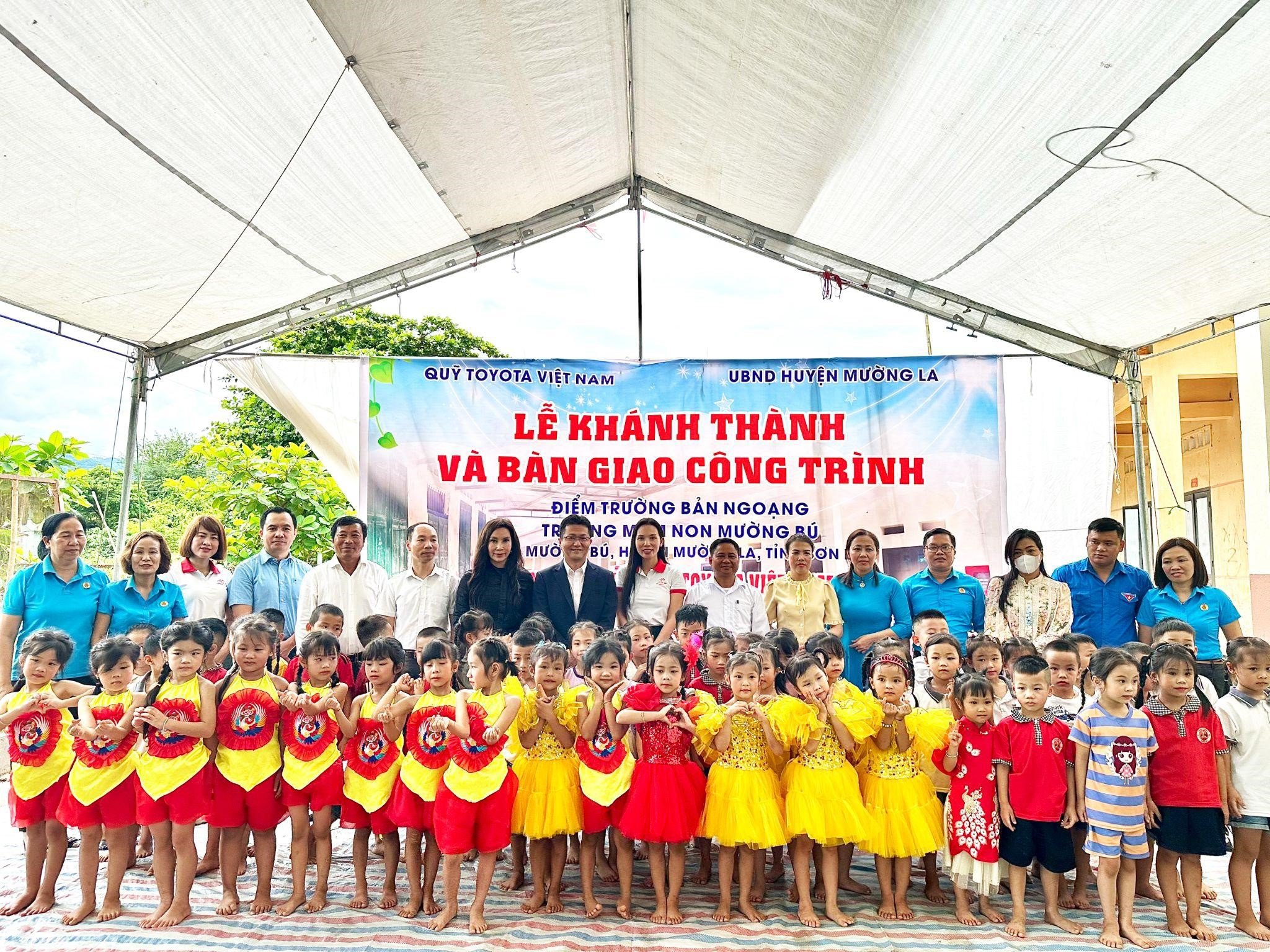 Lễ bàn giao điểm Trường Mầm non Mường Bú, huyện Mường La, tỉnh Sơn La