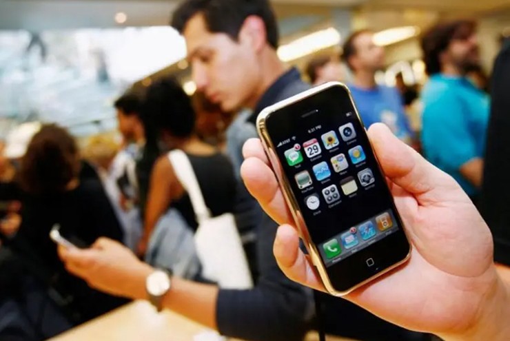 Cách thức kinh doanh lạ của Apple với iPhone trong năm 2007 đã mang đến lợi thế cho họ.