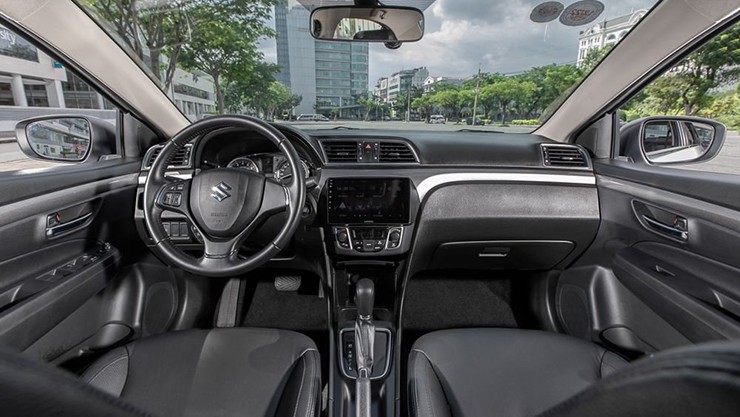 Giá xe Suzuki Ciaz tháng 6/2024, ưu đãi 50% phí trước bạ và 0% lãi suất vay - 8