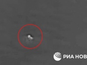 Thế giới - Video: Lính Ukraine dùng chai nhựa vượt sông, đầu hàng Nga