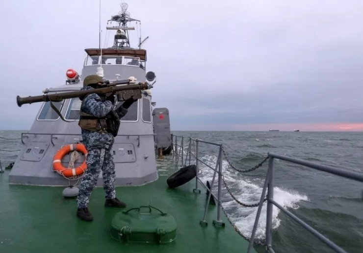 Ukraine có thể đã mở mặt trận ở biển Azov. Ảnh: Newsweek