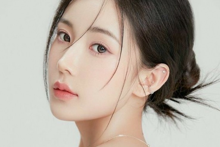 Trẻ hơn tuổi với bài mát xa viền hàm