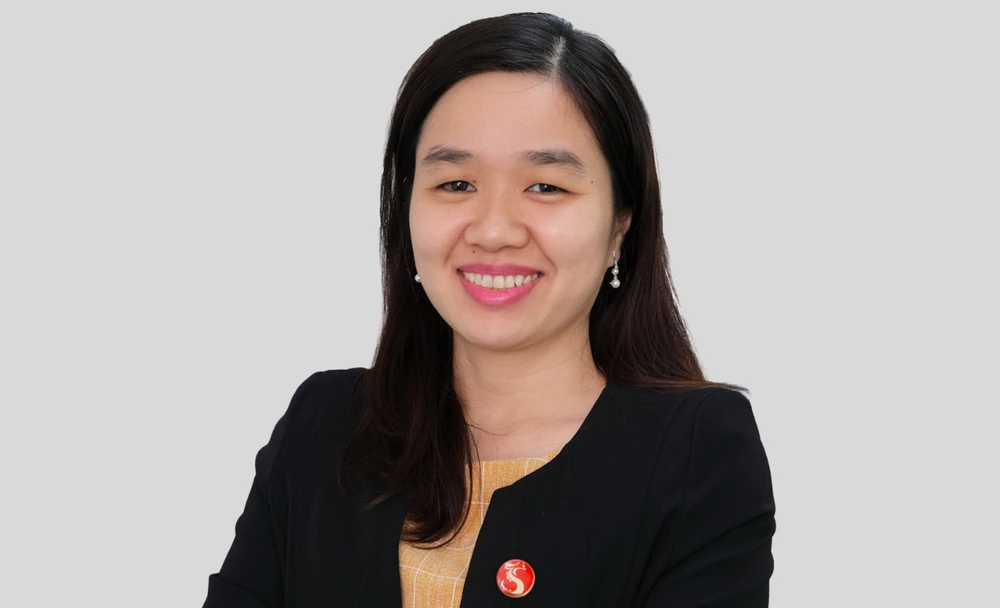 Bà Hồ Nguyễn Thủy Tiên – Giám đốc Khách hàng cá nhân, Chứng khoán Rồng Việt.