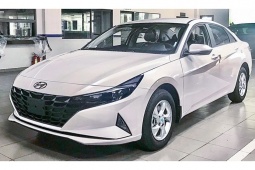 Tin tức ô tô - Xe sedan Hyundai Elantra được một số đại lý giảm giá ngang xe hạng B