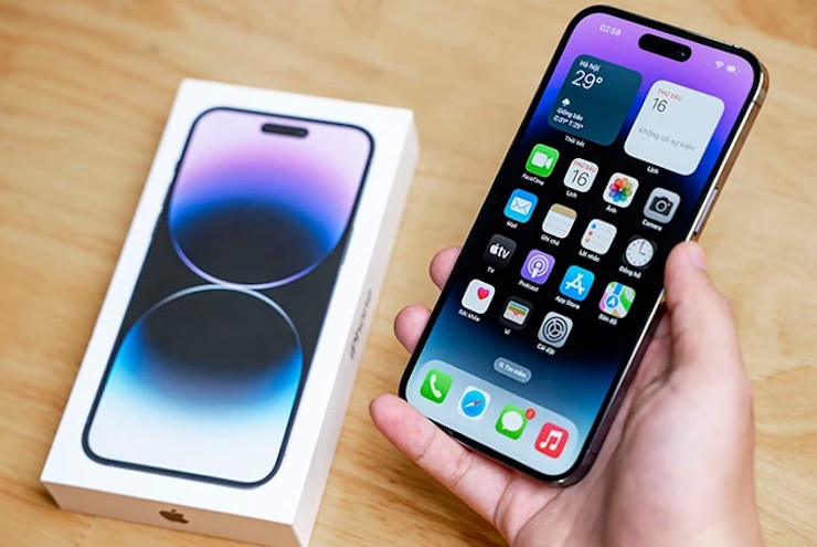 iPhone 14 Pro Max vẫn đang là hàng "hot".