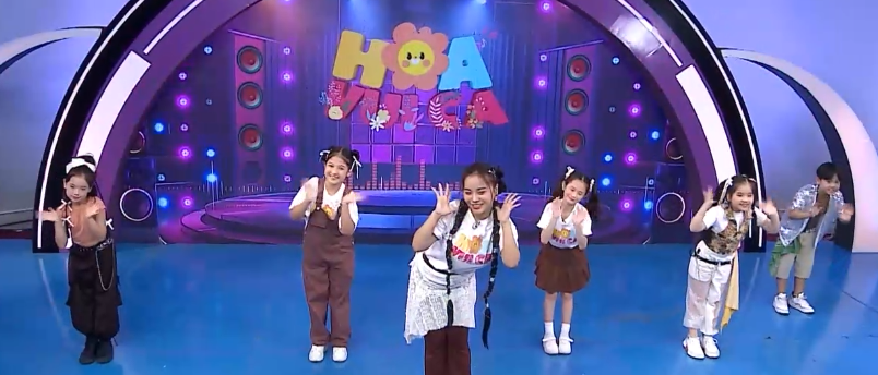 “Hoa vui ca” Tập 10: Các bạn nhỏ say sưa học múa dân ca Bắc Bộ - 5