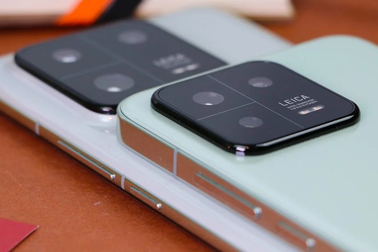 Cách bố trí mô-đun camera dạng hình vuông.