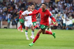 Ronaldo sẵn sàng ngồi dự bị ở EURO, mơ cùng Bồ Đào Nha tái lập kỳ tích năm 2016