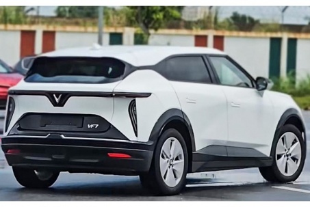 VinFast VF 7 phiên bản tiêu chuẩn lộ diện, giá bán từ 850 triệu đồng