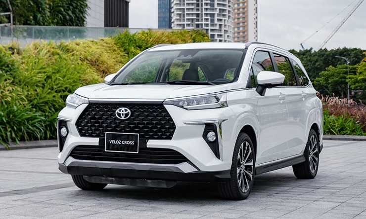 Giá xe Toyota Veloz Cross mới nhất tháng 6/2024, từ 638 triệu đồng - 1