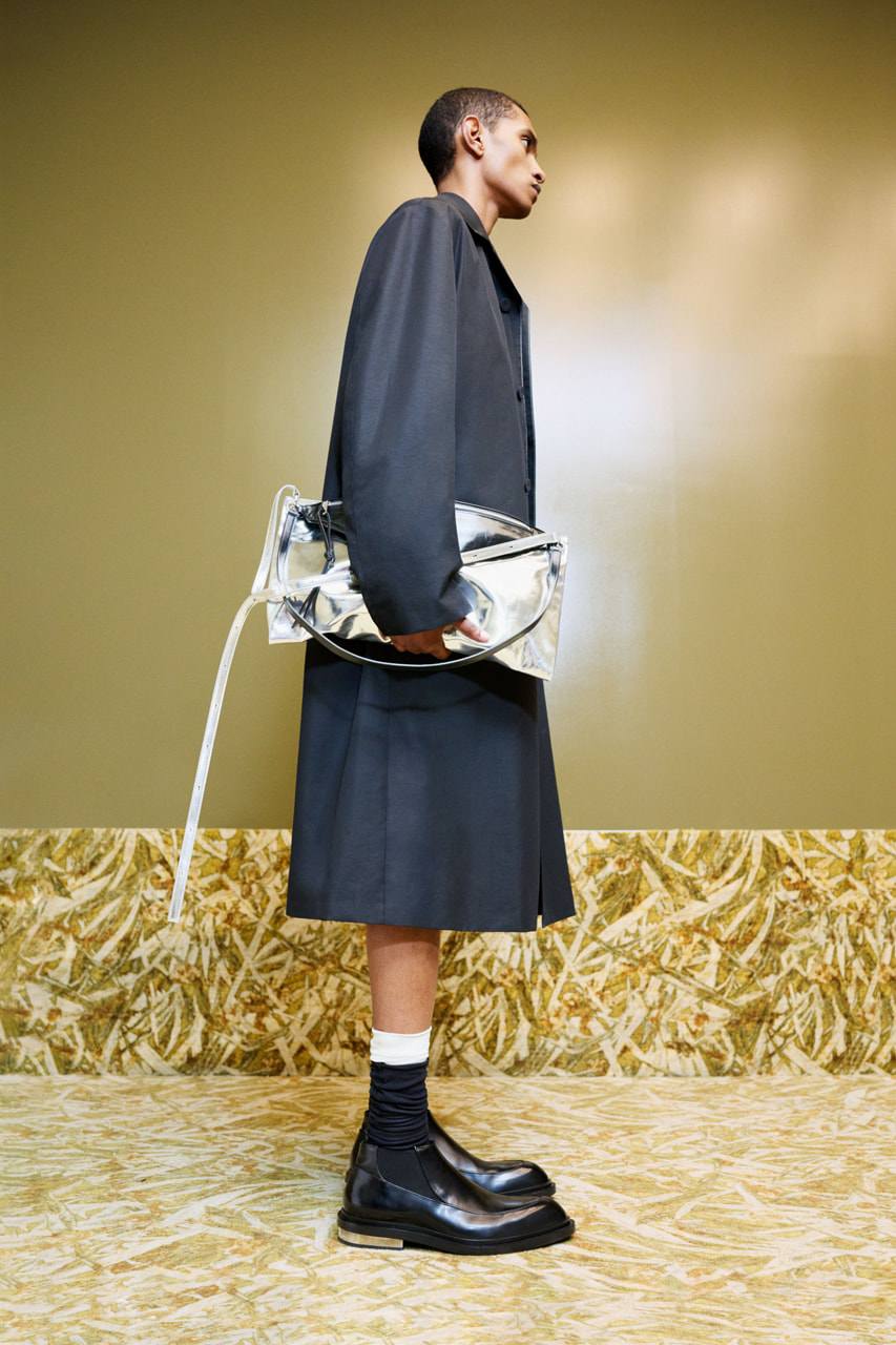 Jil Sander Pre-Fall 2024 khám phá sự cân bằng giữa trang phục nam và trang phục nữ - 14
